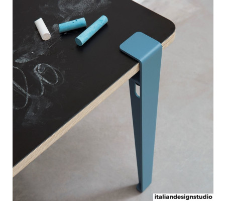 Kids table