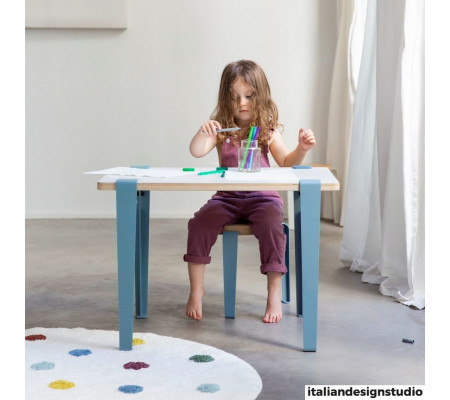 Kids table