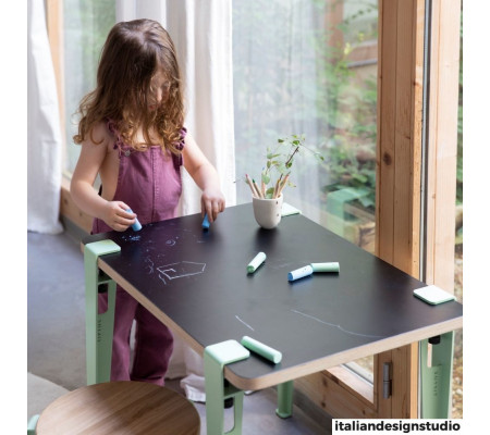 Kids table